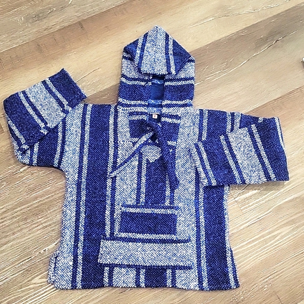 Kids Poncho size 6 new!